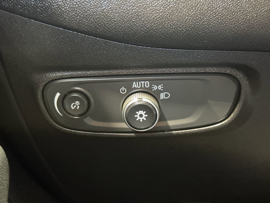 Used 2022 Chevrolet Equinox LT image 32