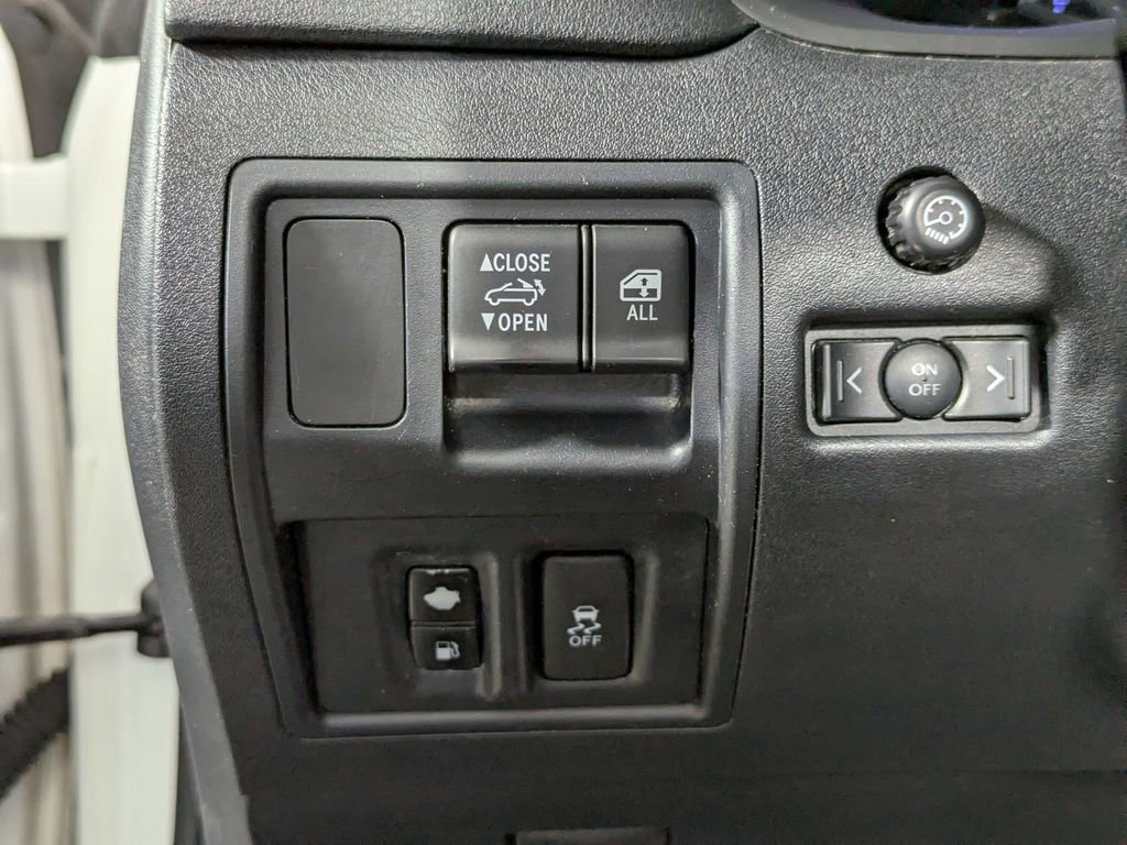 Used 2012 Lexus IS 350C w/ Luxury Pkg RWD image 16