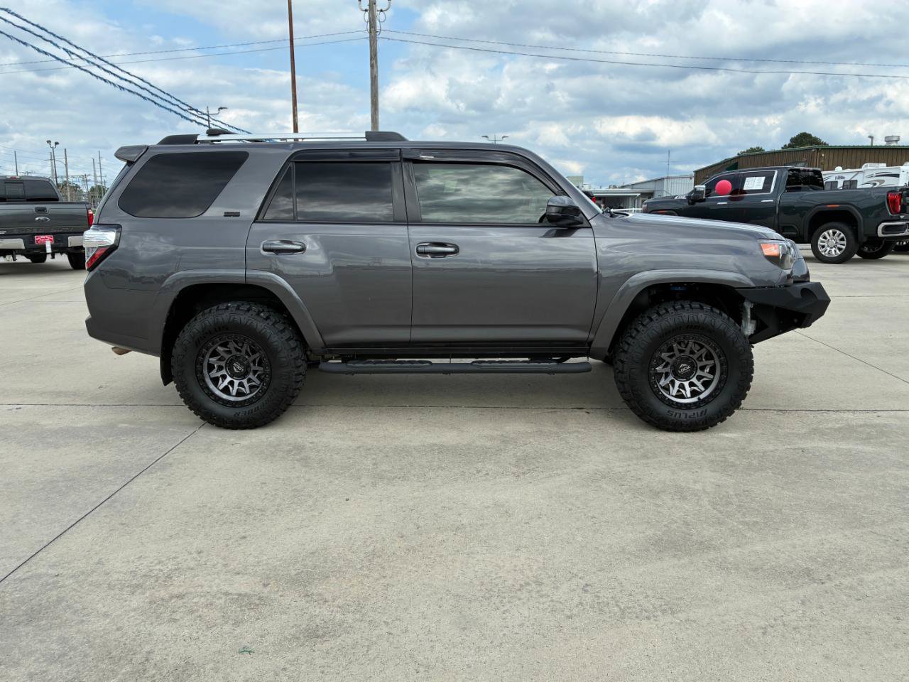 Used 2022 Toyota 4Runner SR5 AWD/4WD image 5