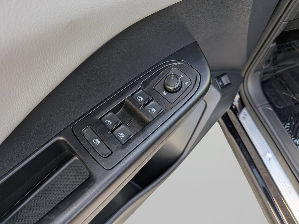Certified 2023 Volkswagen Taos SE FWD image 17
