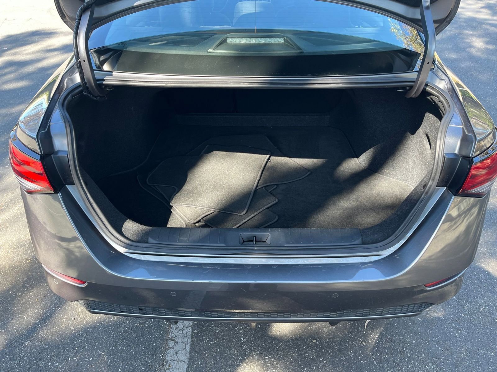 Used 2025 Nissan Sentra S FWD image 29