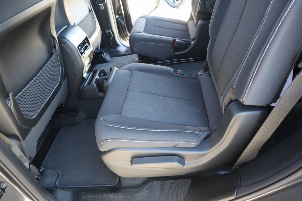 New 2025 Jeep Grand Cherokee L Laredo w/ Luxury Tech Group I image 12