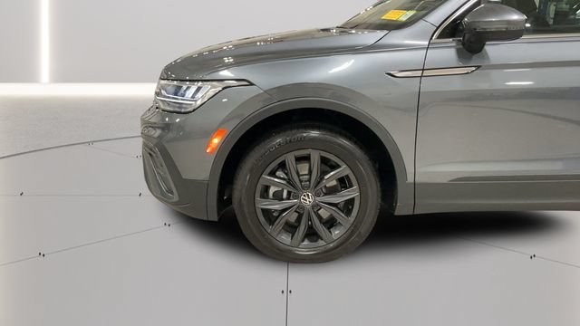 Used 2024 Volkswagen Tiguan SE w/ Panoramic Sunroof Package AWD/4WD image 26