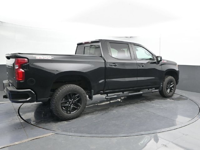 Used 2024 Chevrolet Silverado 1500 LT Trail Boss w/ Convenience Package II AWD/4WD image 2