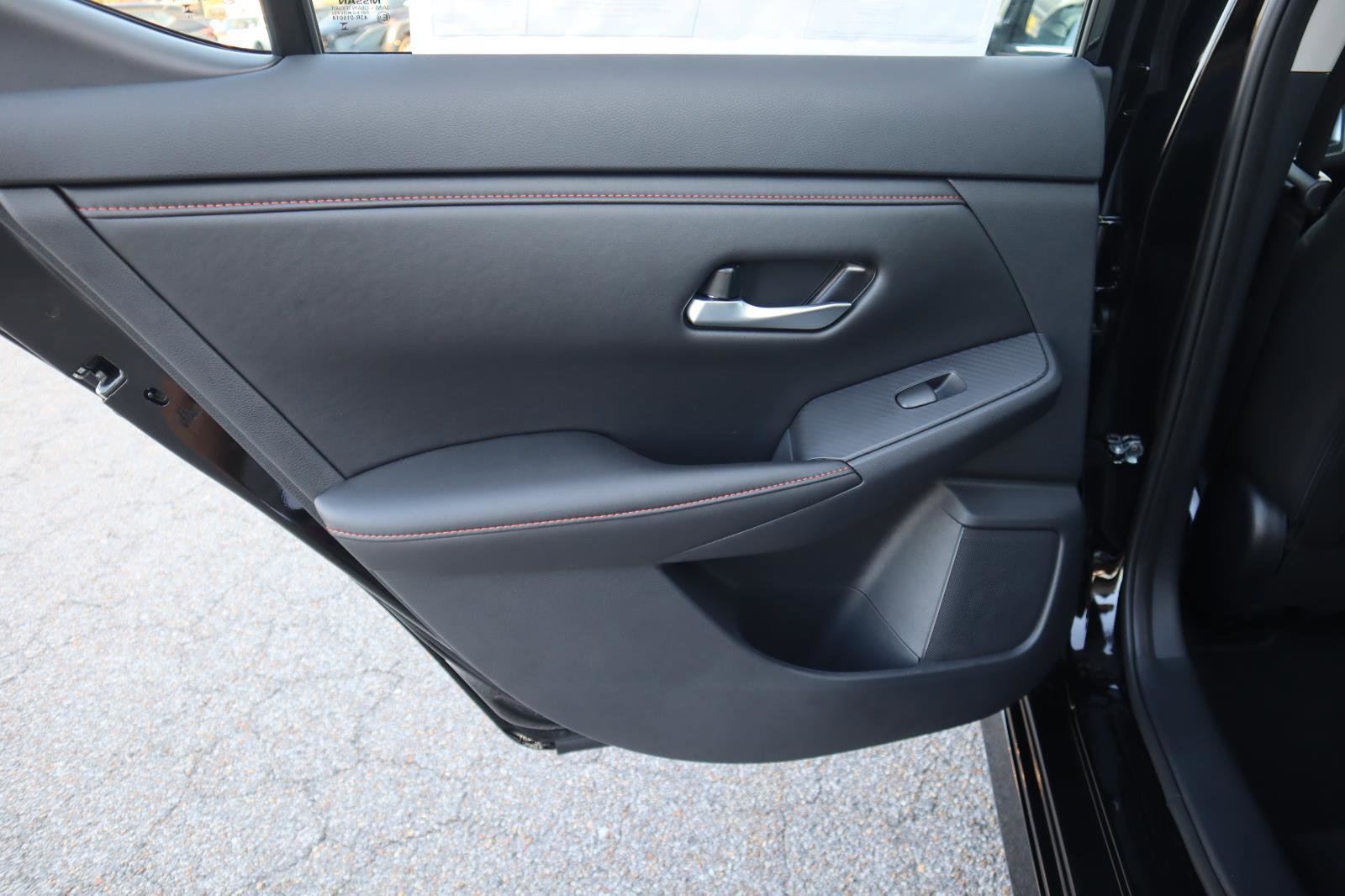 Used 2025 Nissan Sentra SR w/ SR Premium Package image 37