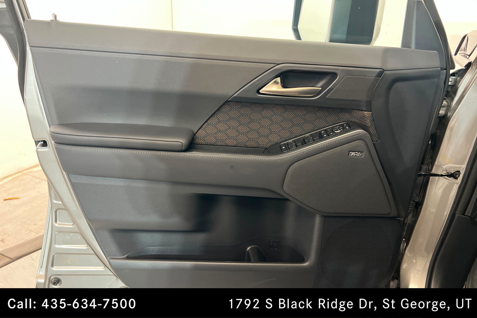 Used 2024 Lexus GX 550 w/ Accessory Package (Z1) AWD/4WD image 15