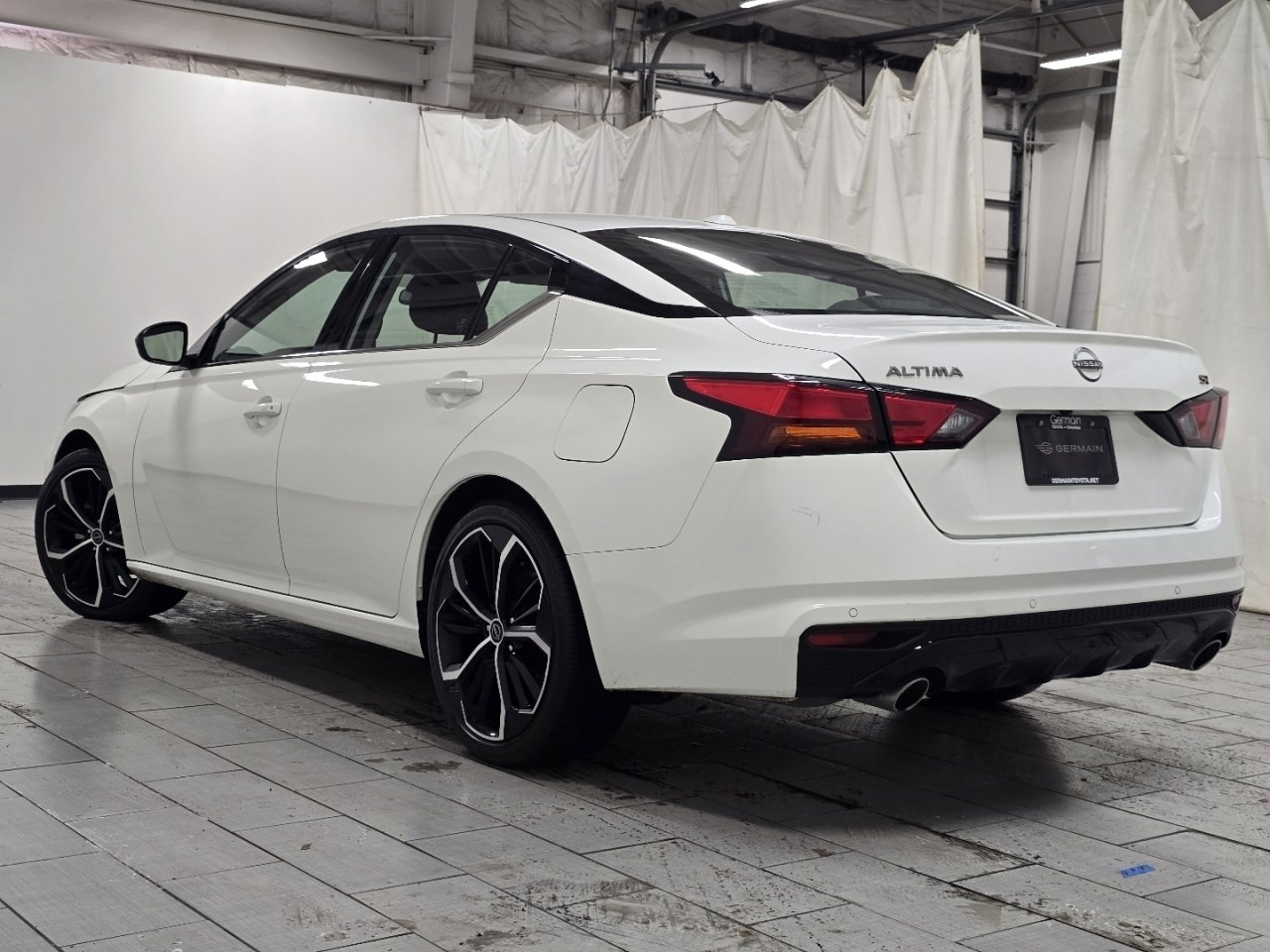 Used 2024 Nissan Altima 2.5 SR image 12