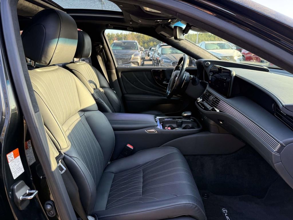 Used 2023 Lexus LS 500 image 19