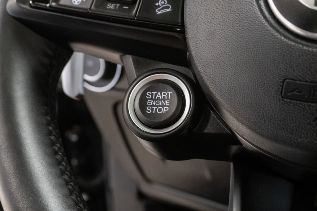 Used 2024 Alfa Romeo Stelvio Veloce image 16