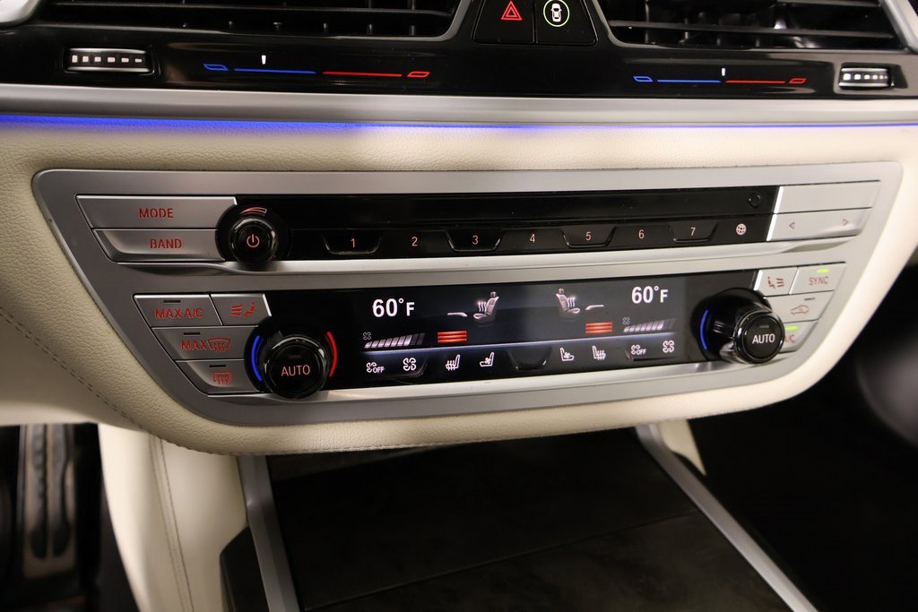 Used 2021 BMW 750i xDrive w/ Executive Package image 9
