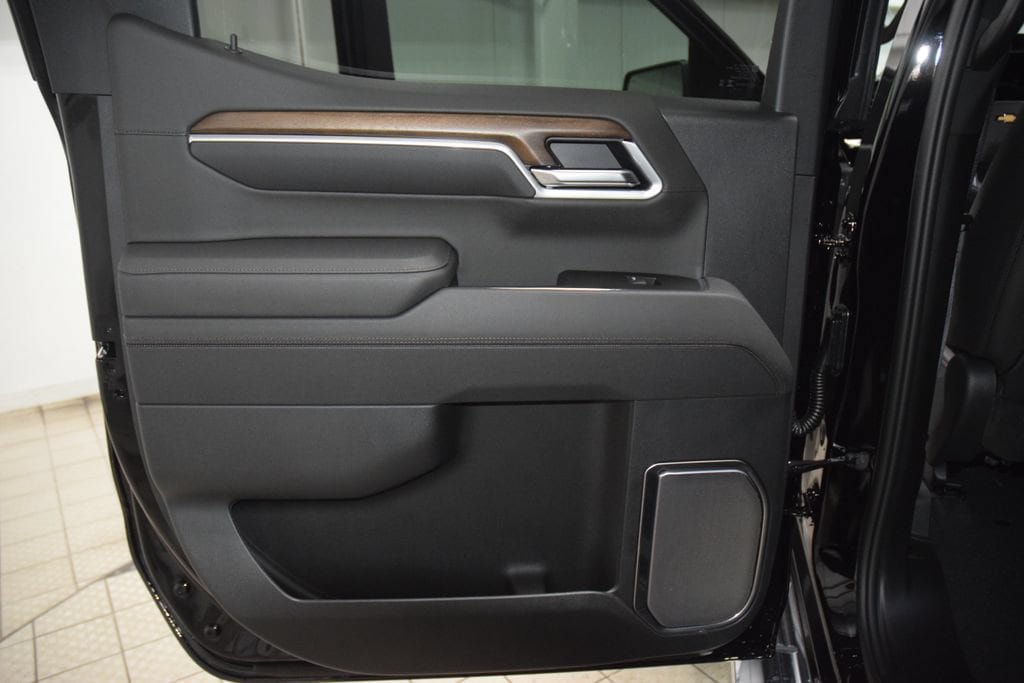 New 2026 Chevrolet Silverado 1500 High Country w/ Technology Package AWD/4WD image 47