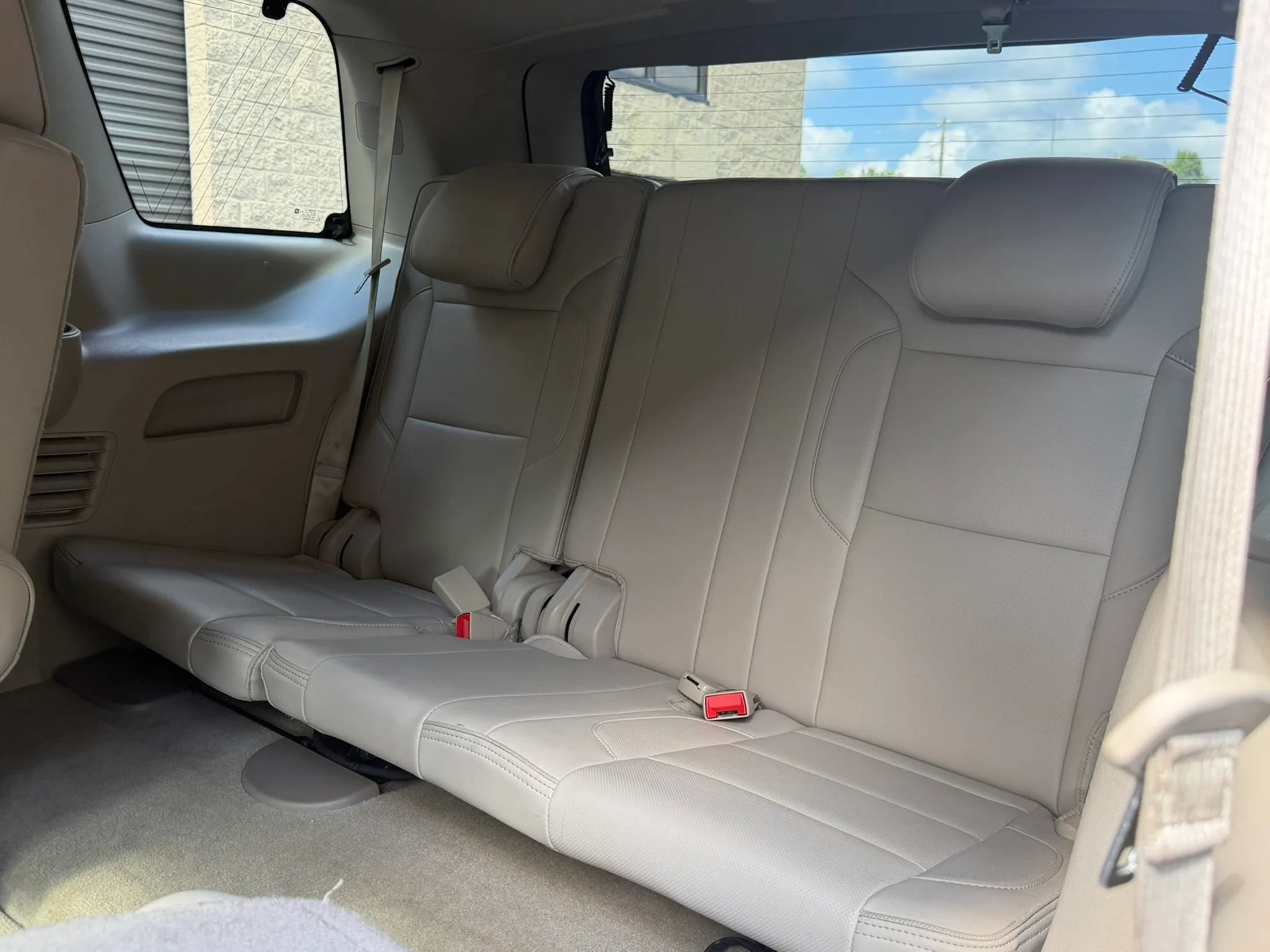 Used 2017 GMC Yukon Denali w/ Open Road Package RWD image 34
