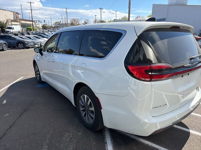 Used 2024 Chrysler Pacifica Select image 7