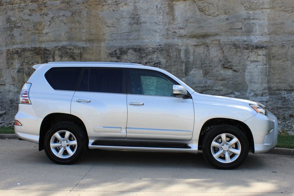 Used 2017 Lexus GX 460 AWD/4WD image 8