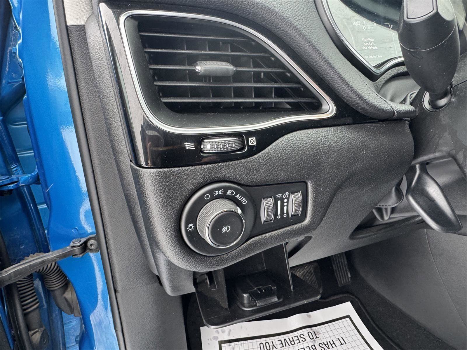 Used 2021 Jeep Cherokee Latitude Plus AWD/4WD image 19
