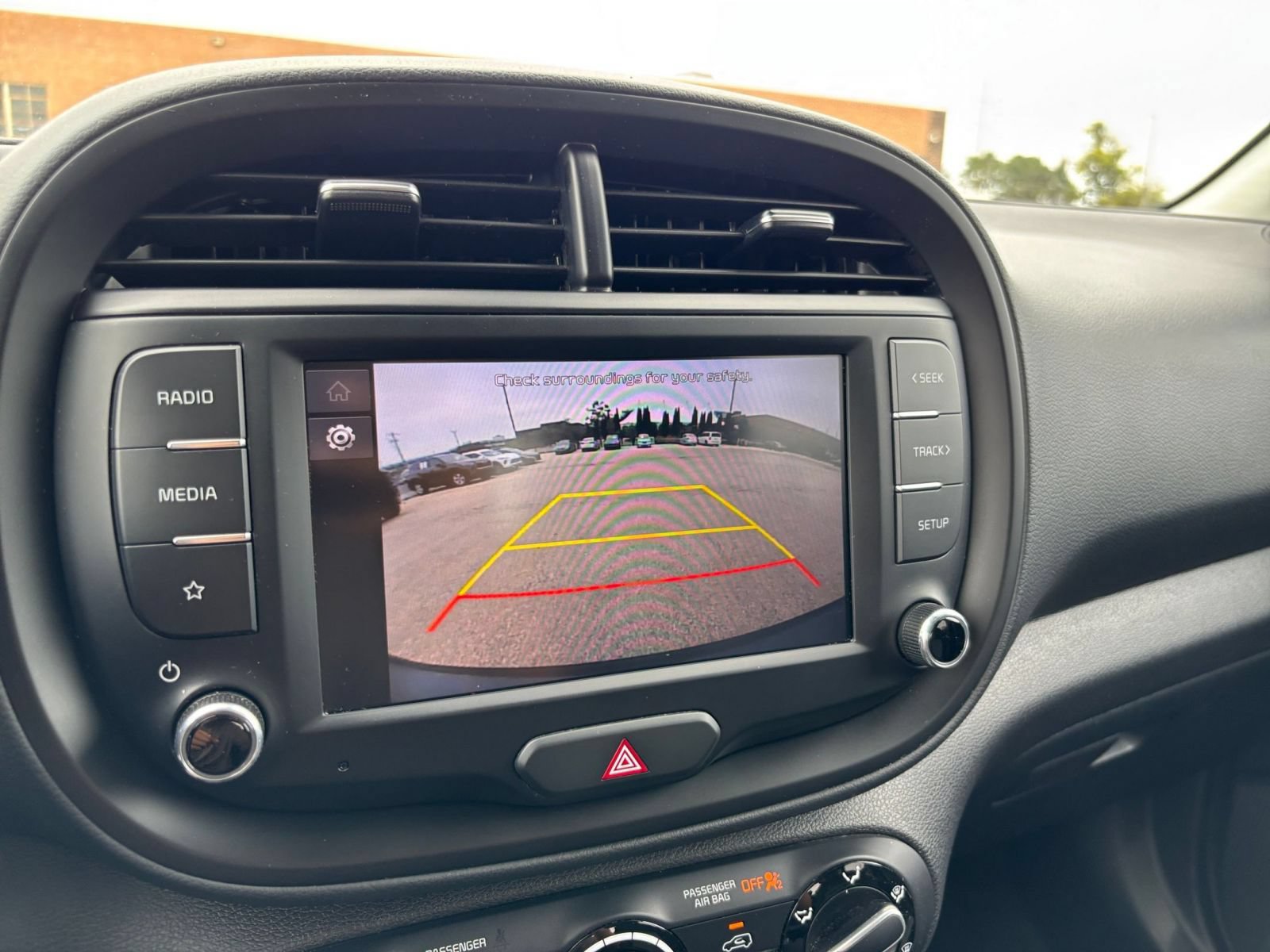 Used 2025 Kia Soul LX w/ LX Technology Package FWD image 21