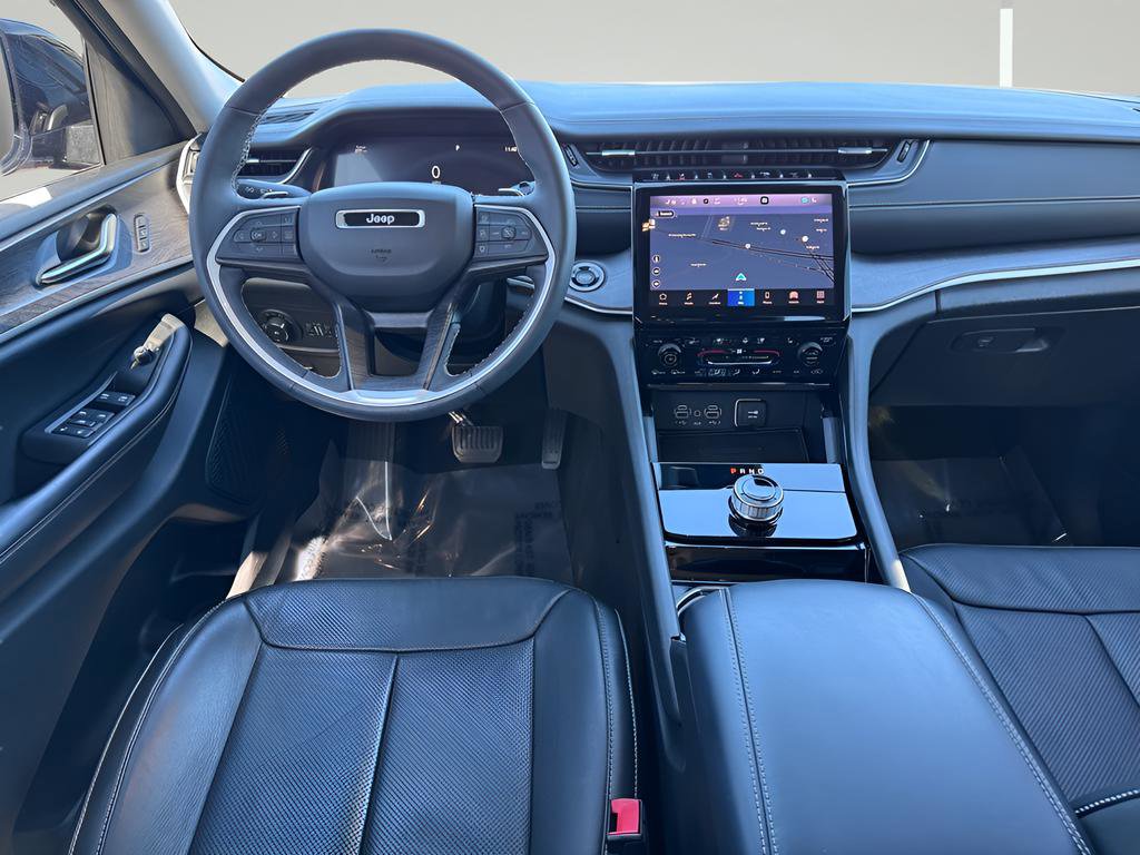 Used 2023 Jeep Grand Cherokee L Limited w/ Luxury Tech Group II image 9