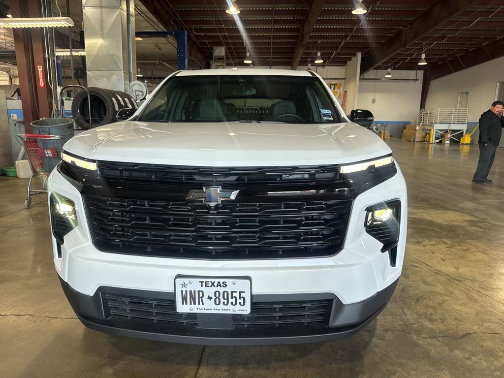 Used 2025 Chevrolet Traverse LT w/ Midnight/Sport Edition image 1