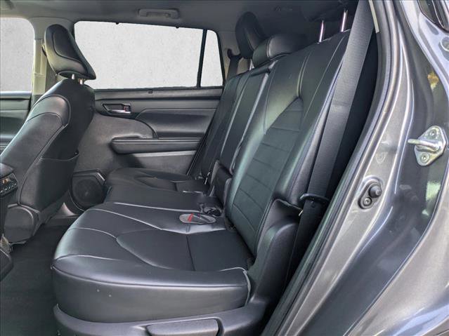 Certified 2023 Toyota Highlander XLE image 19