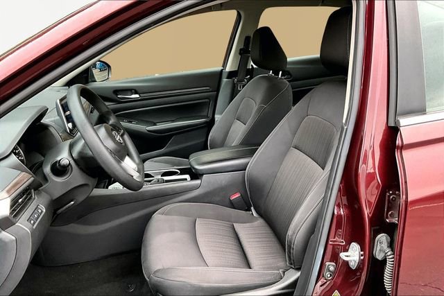 Used 2024 Nissan Altima 2.5 SV image 15