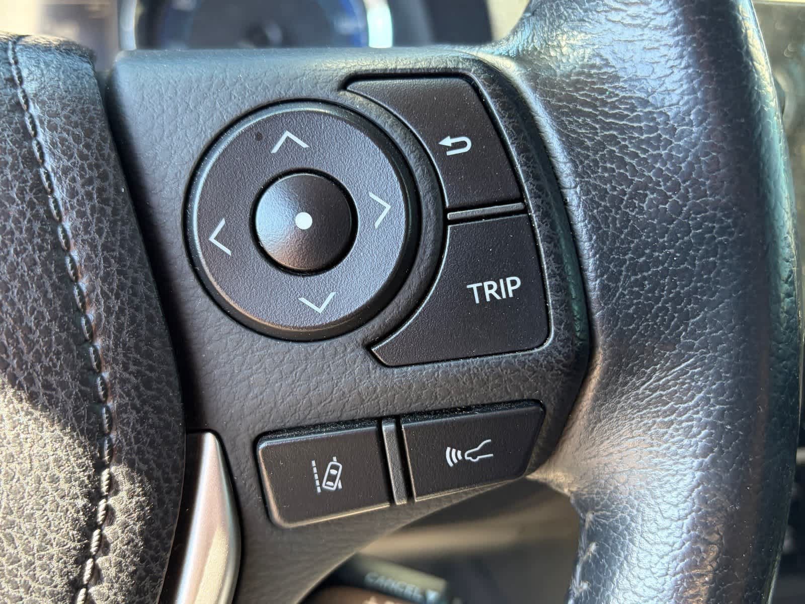 Used 2019 Toyota Corolla SE w/ Carpet Mat Package (TMS) FWD image 9