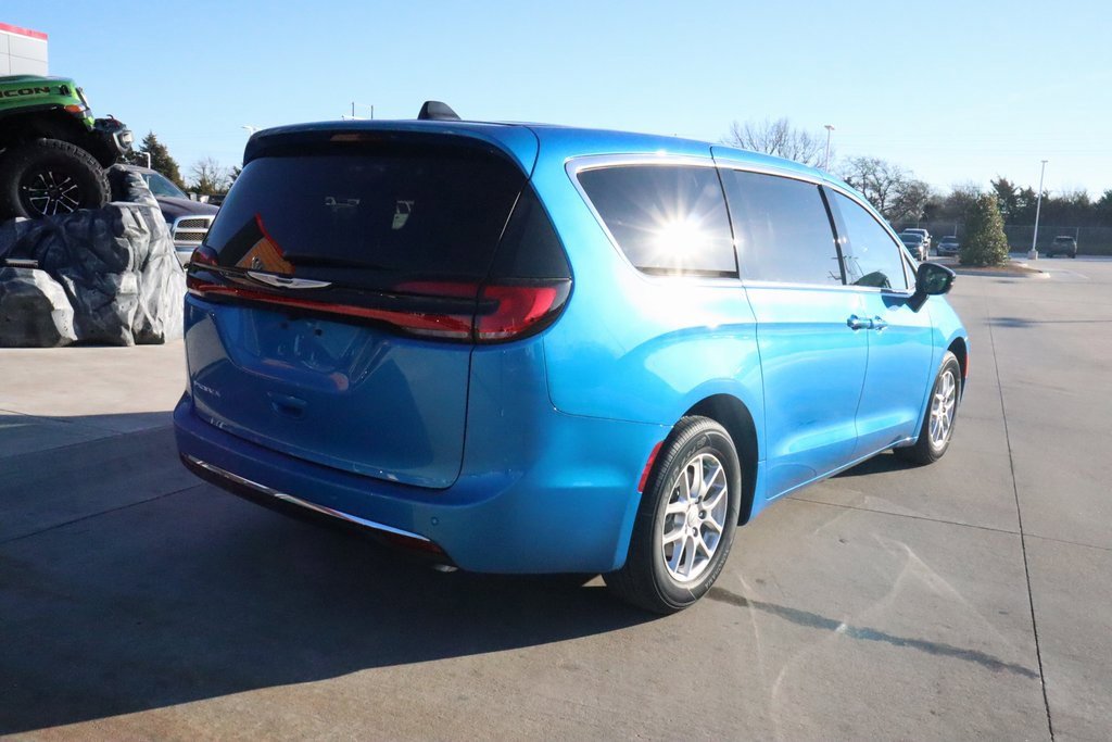 New 2026 Chrysler Pacifica Select image 21