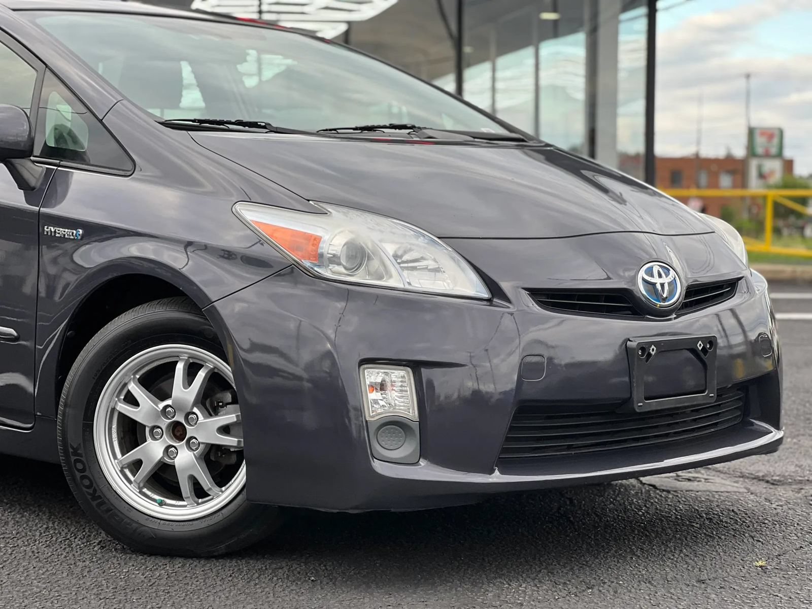 Used 2010 Toyota Prius FWD image 2