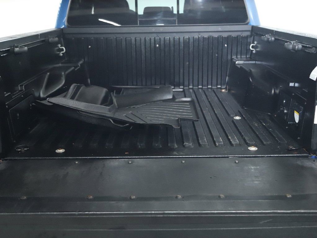Used 2017 Toyota Tacoma TRD Off-Road w/ Premium & Technology Package image 32