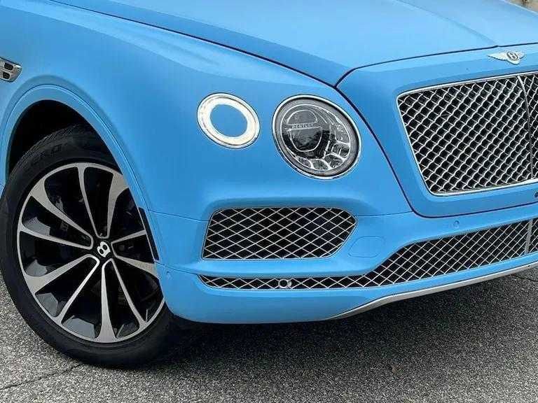 Used 2017 Bentley Bentayga image 48