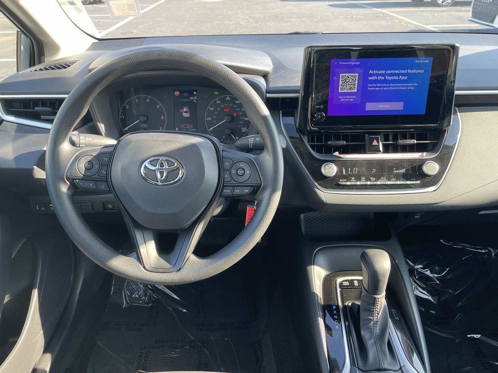 Used 2025 Toyota Corolla LE FWD image 18