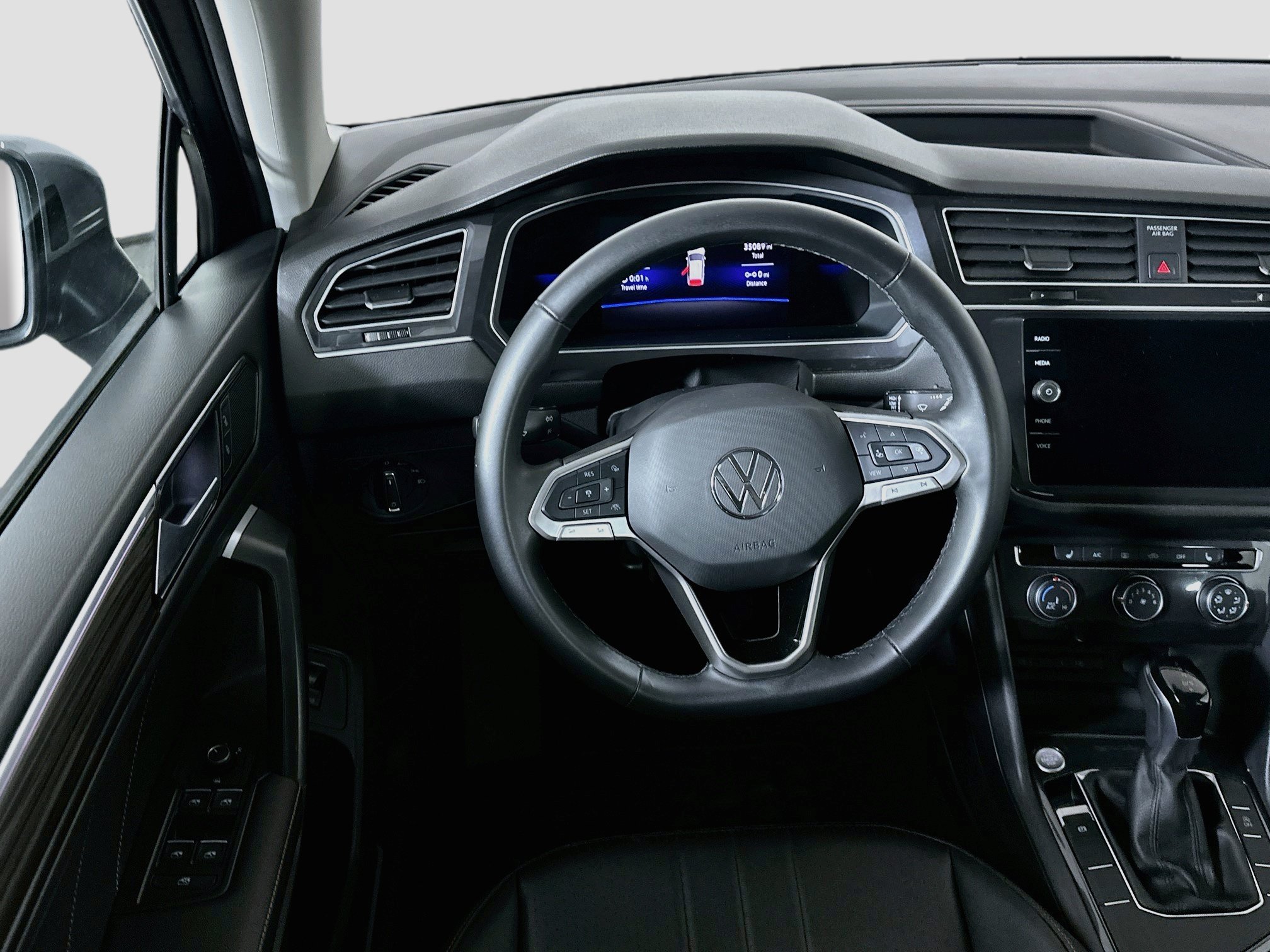 Used 2024 Volkswagen Tiguan Wolfsburg Edition FWD image 17