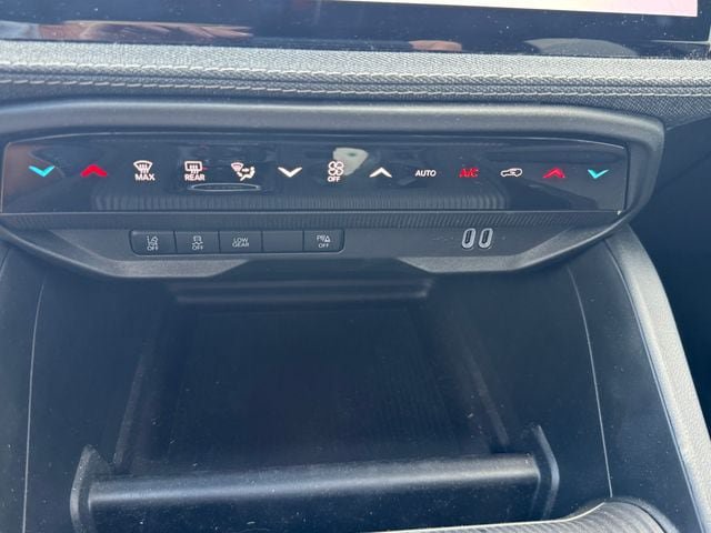 New 2026 Jeep Cherokee Laredo AWD/4WD image 31