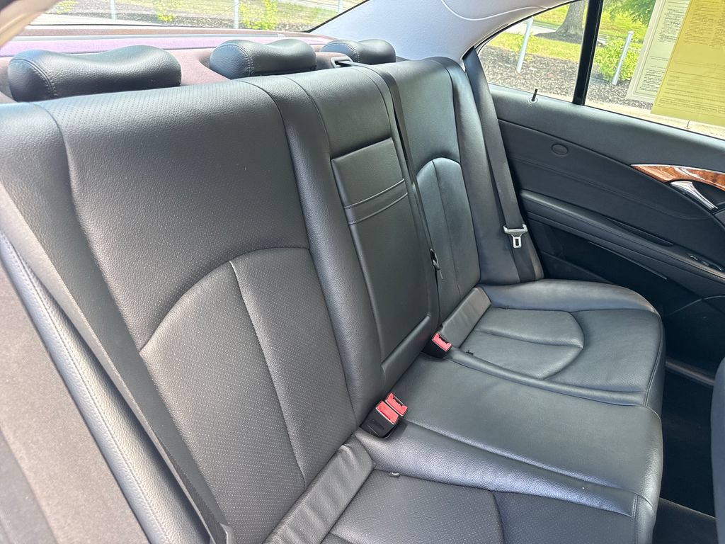 Used 2008 Mercedes-Benz E 350 4MATIC Sedan image 33