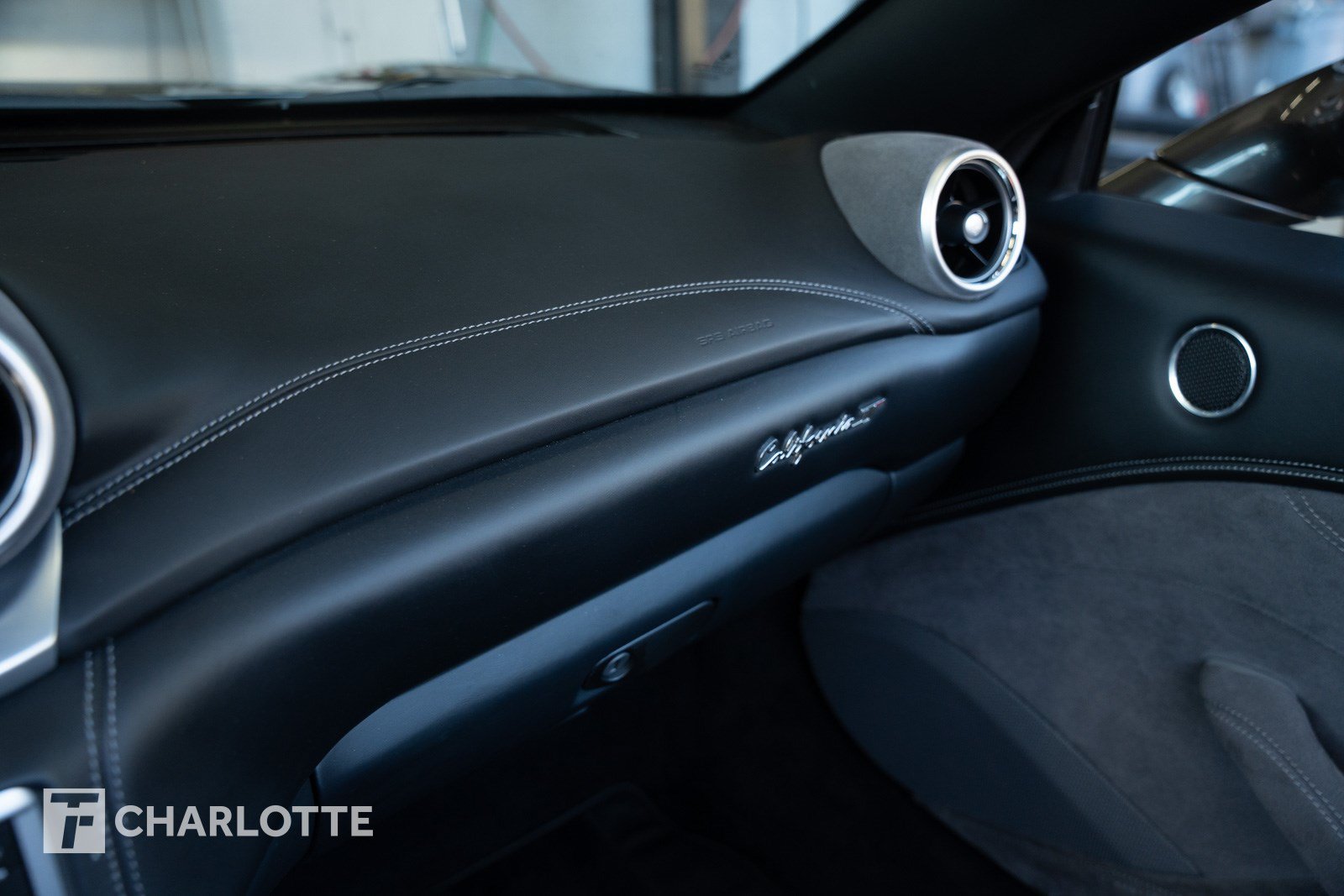 Used 2016 Ferrari California T RWD image 30