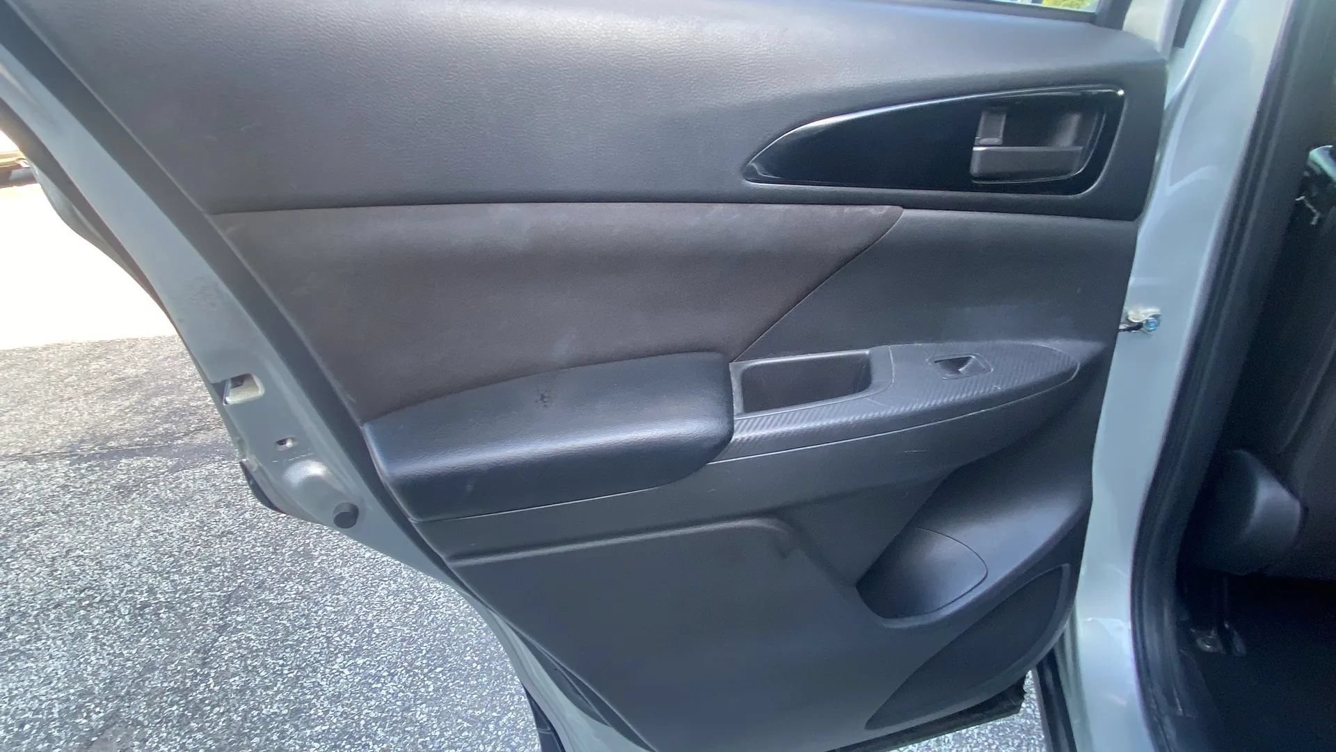 Used 2020 Mitsubishi Eclipse Cross ES FWD image 16