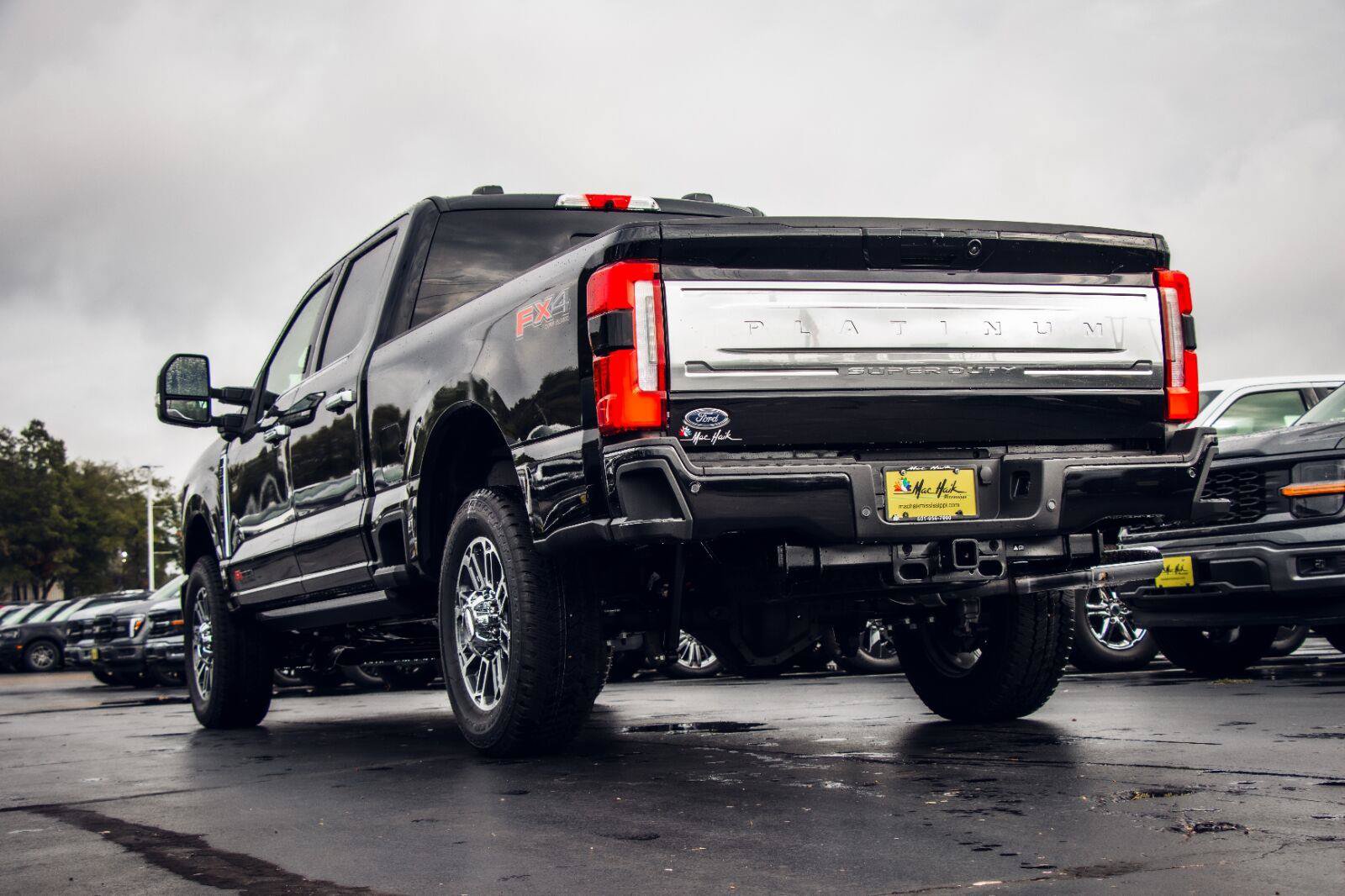 Certified 2026 Ford F350 Platinum w/ Platinum Plus Package AWD/4WD image 4