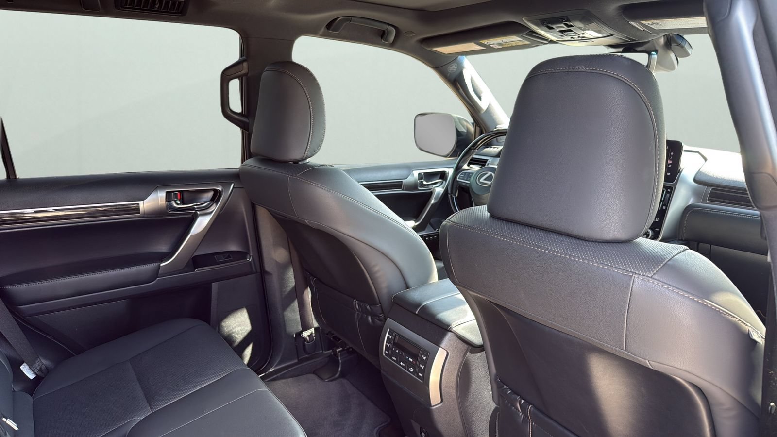 Used 2023 Lexus GX 460 Premium w/ Premium Package AWD/4WD image 28