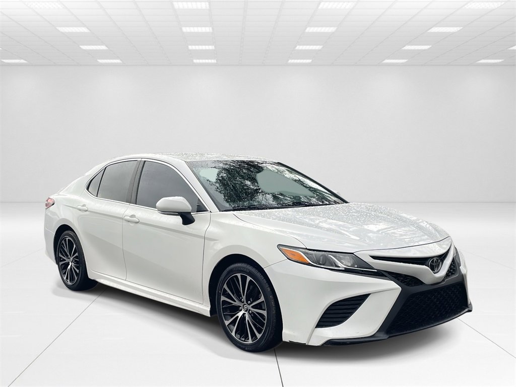 Used 2018 Toyota Camry SE