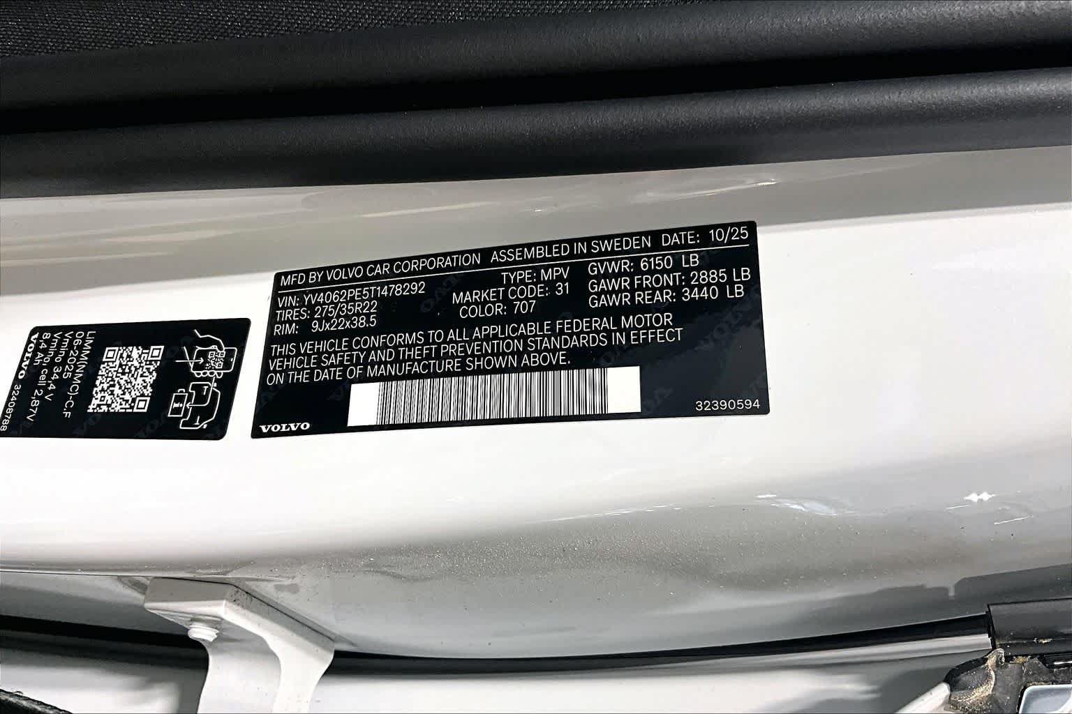 New 2026 Volvo XC90 B6 Plus w/ Protection Package Premier AWD/4WD image 12