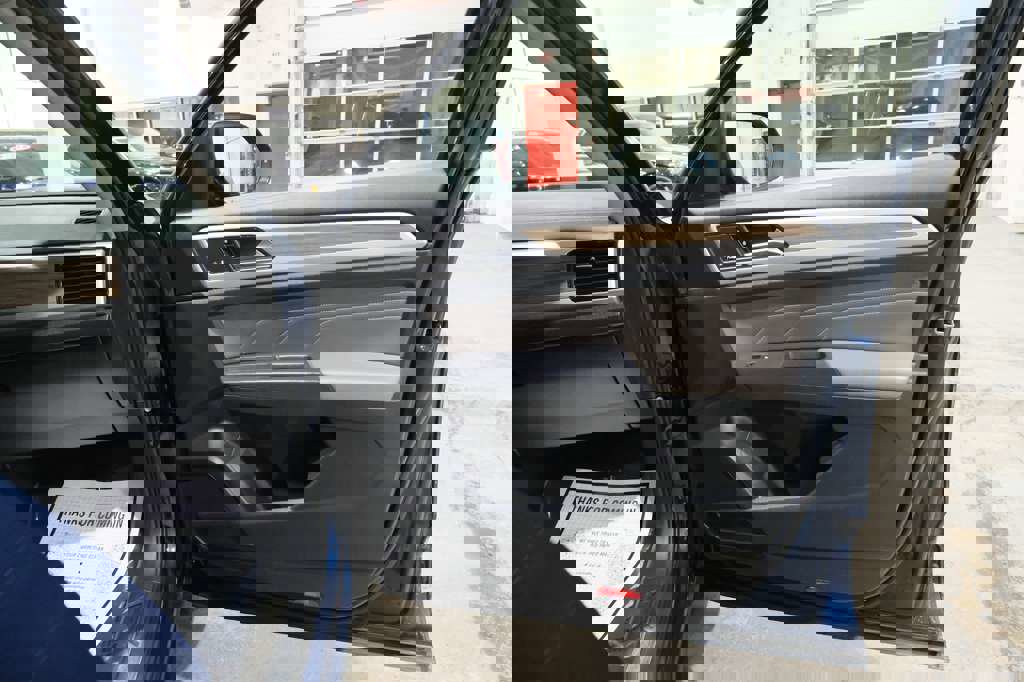 Used 2021 Volkswagen Atlas SEL Premium image 37