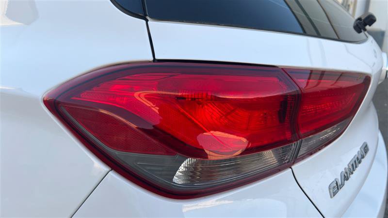 Used 2018 Hyundai Elantra GT FWD image 15