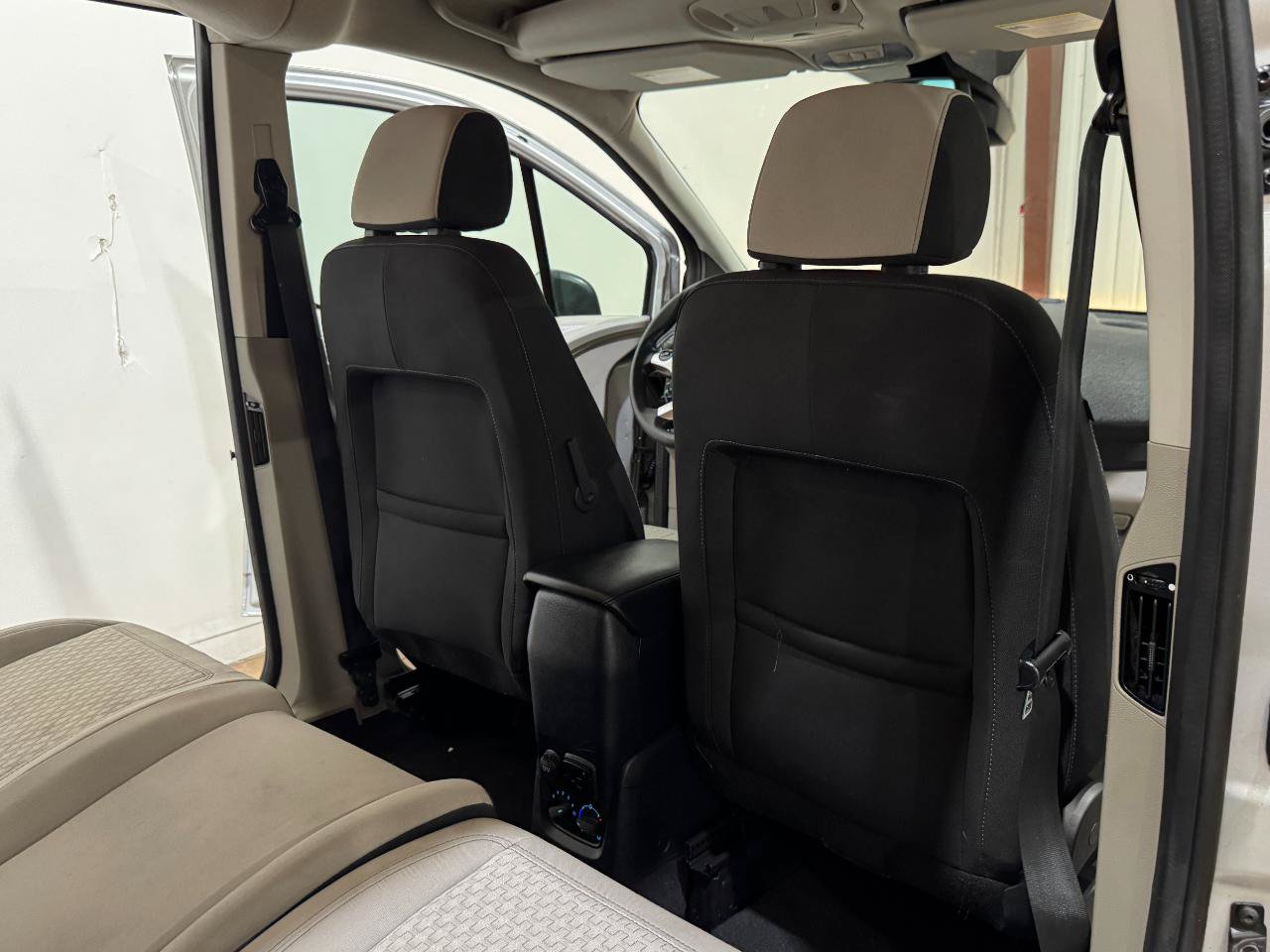 Used 2022 Ford Transit Connect XLT FWD image 16