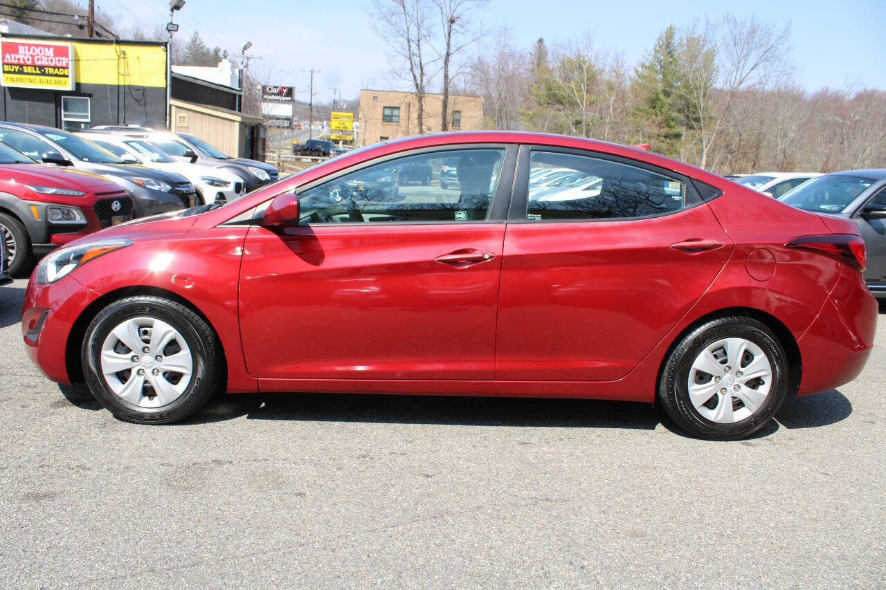 Used 2016 Hyundai Elantra SE image 12