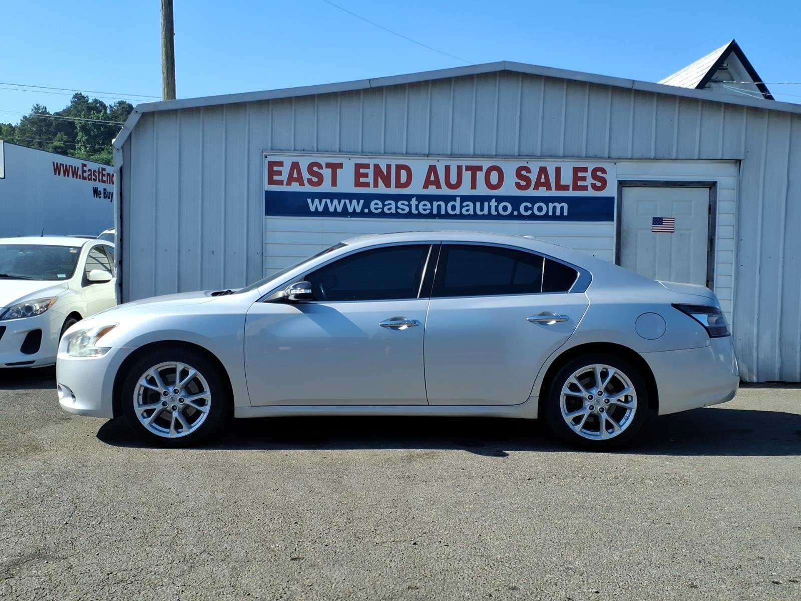 Used 2012 Nissan Maxima 3.5 SV w/ Tech Pkg FWD image 2
