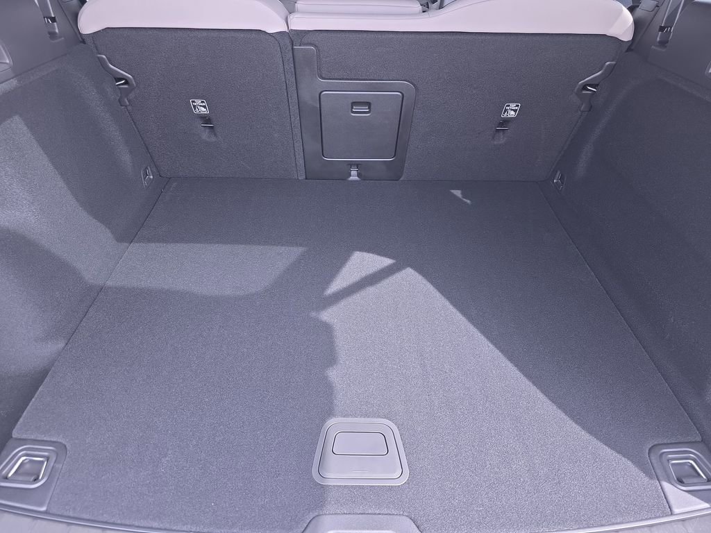 New 2026 Volvo XC60 B5 Plus w/ Protection Package Premier image 12