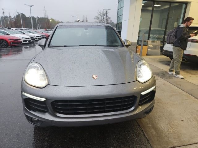 Used 2016 Porsche Cayenne Base image 2