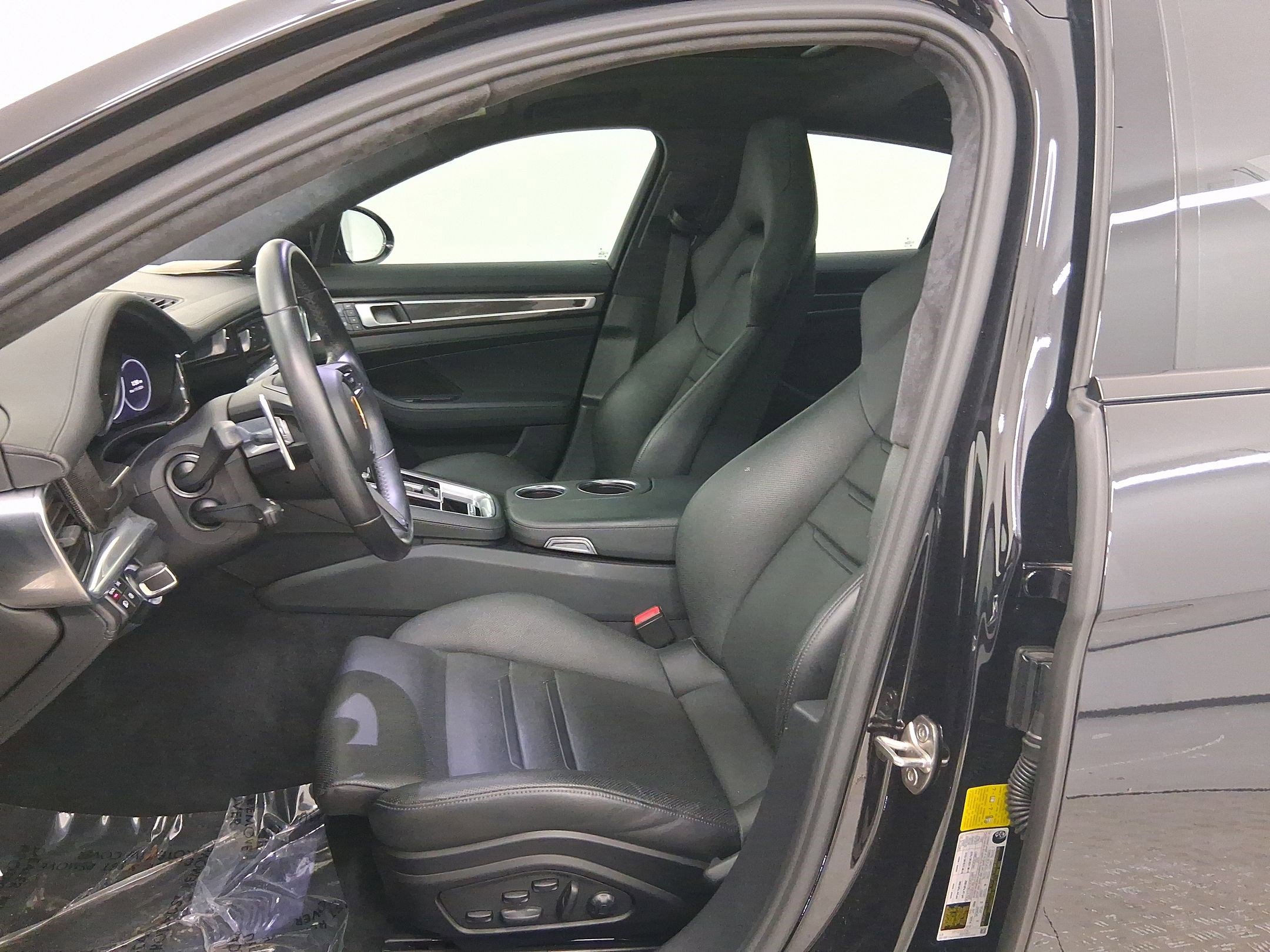 Certified 2023 Porsche Panamera GTS image 5