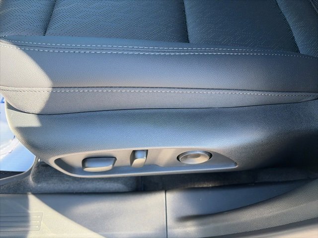 New 2026 Chevrolet Equinox LT w/ Convenience Package II image 18