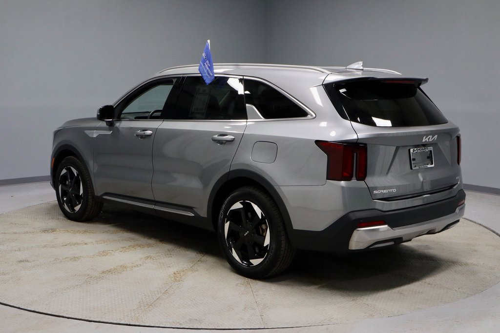 Used 2025 Kia Sorento EX image 11