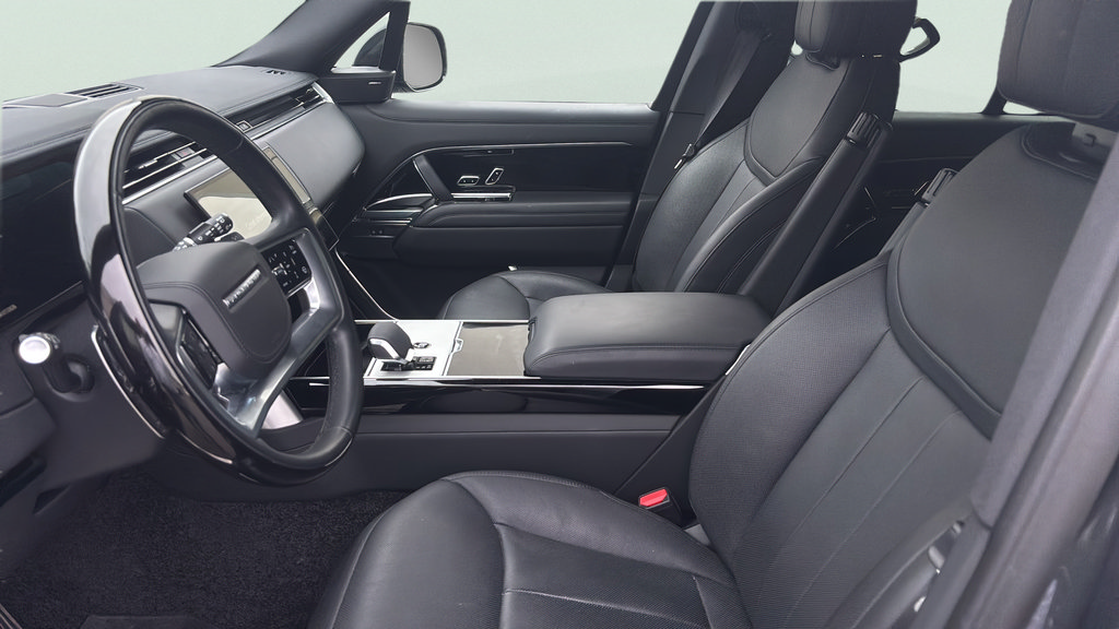 Used 2025 Land Rover Range Rover SE AWD/4WD image 6